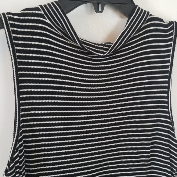 Top - Picture 4 of 4